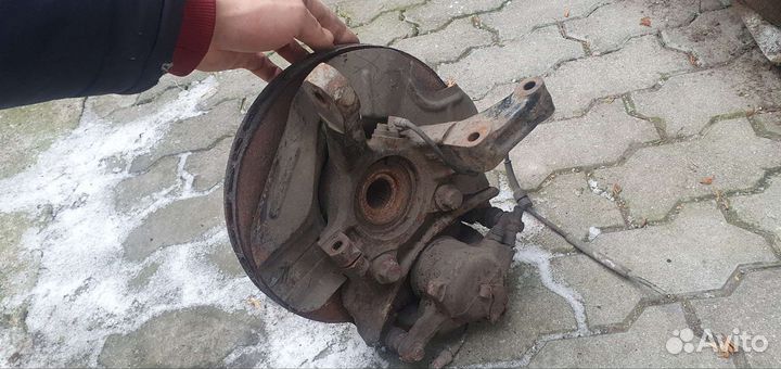 Цапфа, суппорт, диск комплект пежо 807