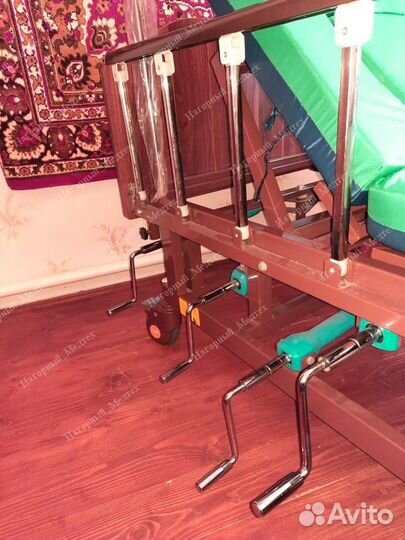 Медицинская кровать для лежачих больных