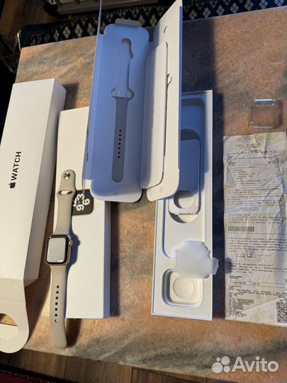 Apple watch se 40 mm starlight aluminium