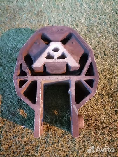 Опора двигателя (подушка двс) 4N516P082 Volvo S40