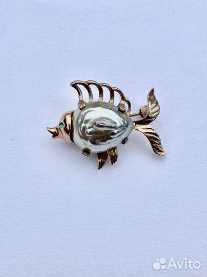 Винтажная брошь золотая рыбка барочный жемчуг