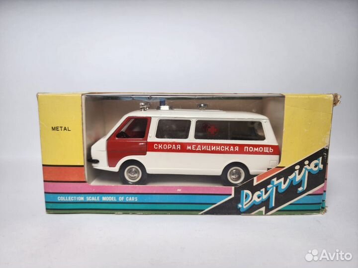 Раф 2203 А27 скорая помощь СССР 1:43