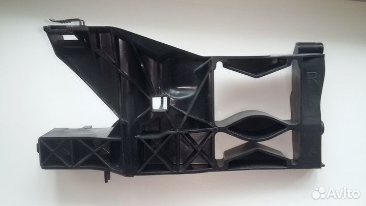 4G0805608 Кронштейн фар правый audi A6 (C7,4G)