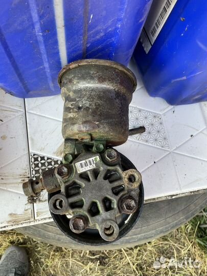 Насос гур toyota vitz 4431052011