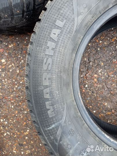 Marshal I'Zen RV Stud KC16 235/70 R16 106T