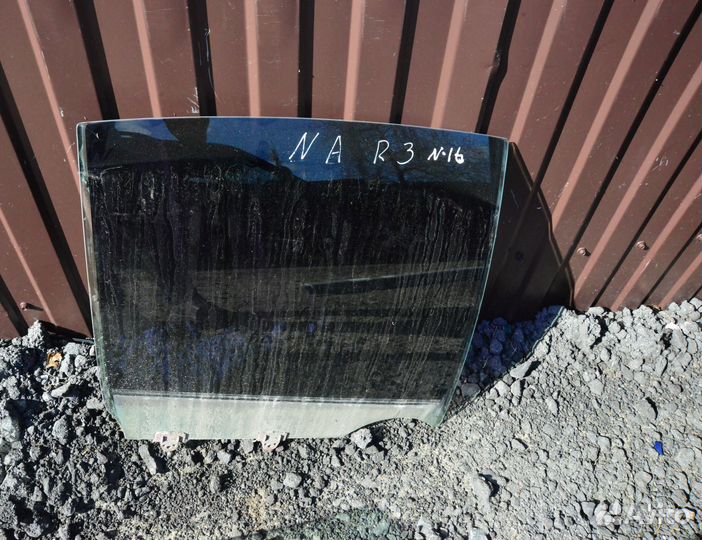 Nissan Almera N16 Стекло заднее правое хэтчбек