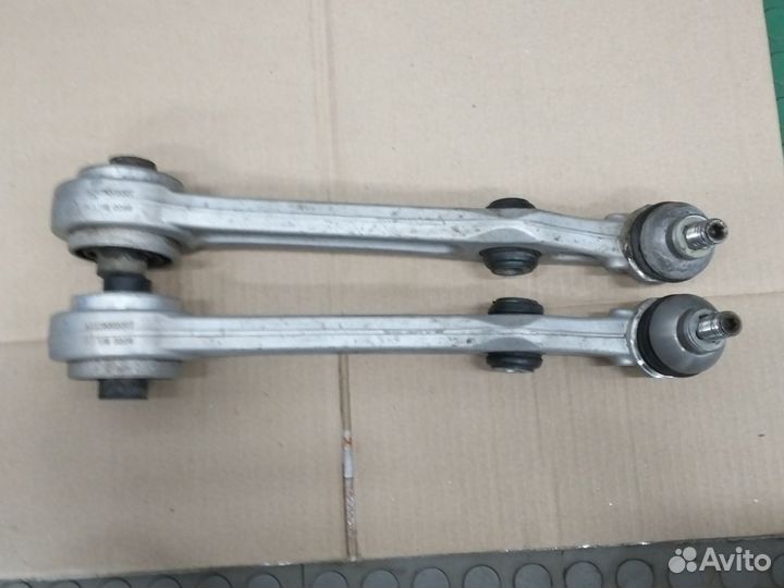 Рычаг передний