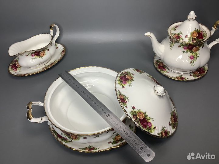 Посуда из английского сервиза Розы старой Англии