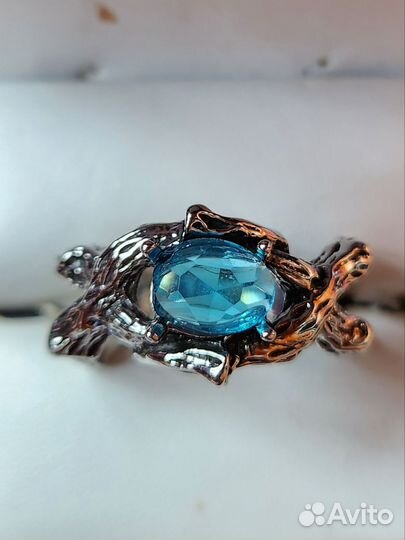 Кольцо с топазом