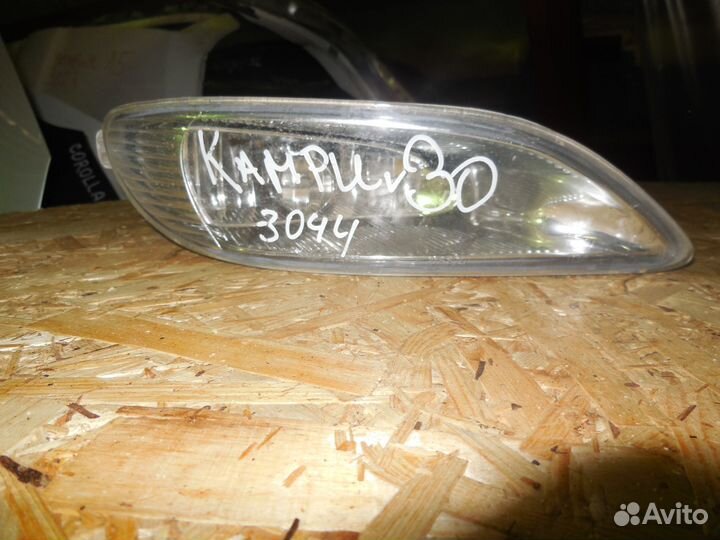 Фара противотуманная правая для Toyota Camry V30
