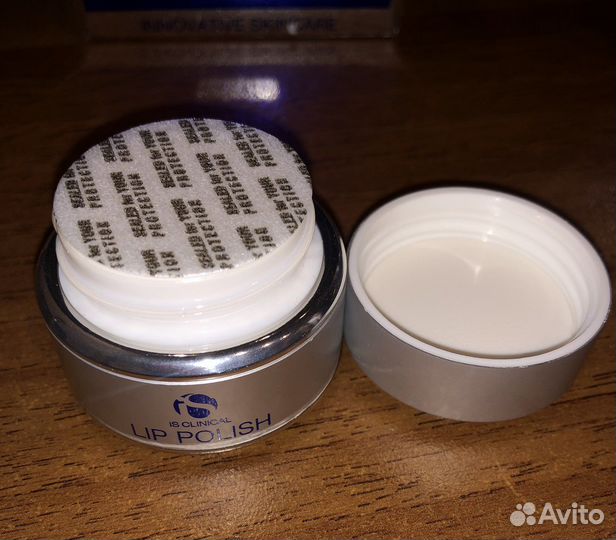 Is clinical скраб для губ