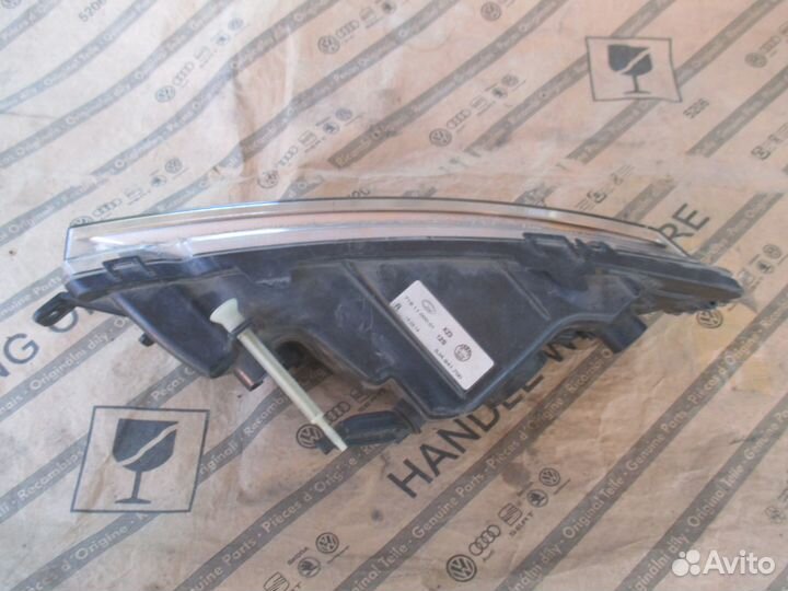 Фара противотуманная правая Skoda Rapid