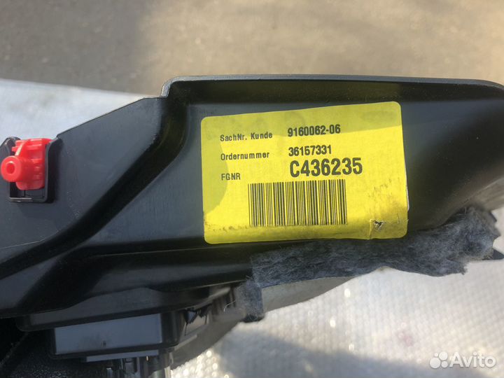 Облицовка пространства для ног пассажира BMW 7 F01