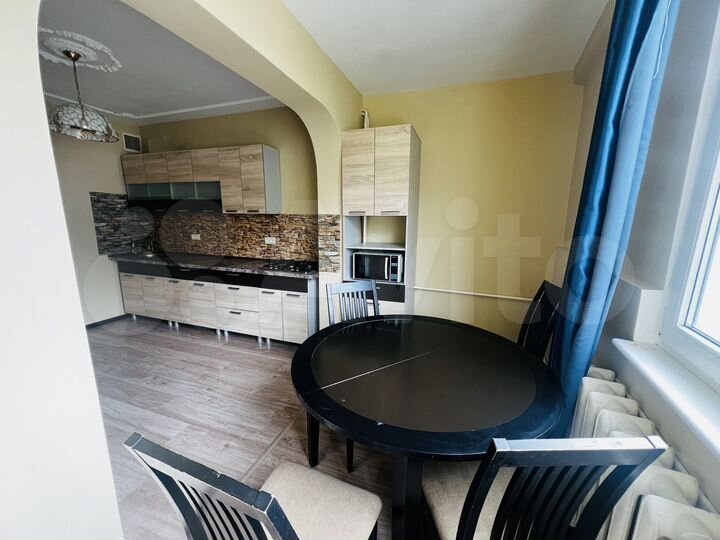 2-к. квартира, 65 м², 4/9 эт.