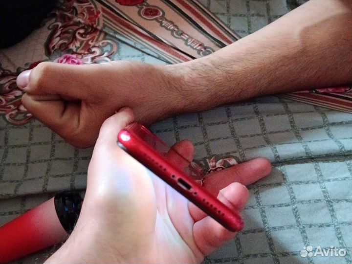 Телефон iPhone 11