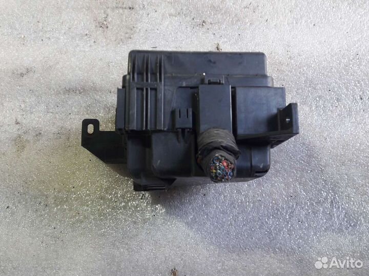 Блок предохранителей Mitsubishi Outlander 2002-200