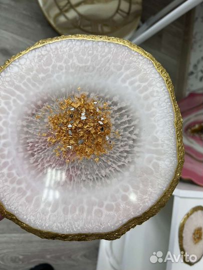 Подставки из смолы