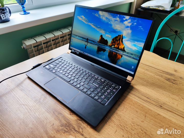 Мощный деловой, игровой ноутбук MSI GS75 9SE-837RU