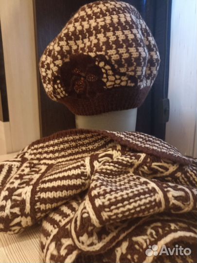 Берет и шарф