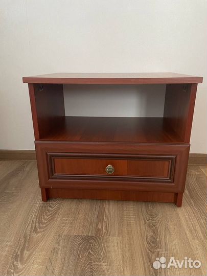 Тумба прикроватная