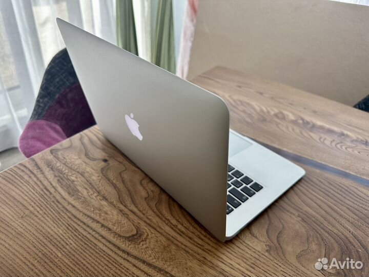 Apple macbook air 13 early 2015 128gb