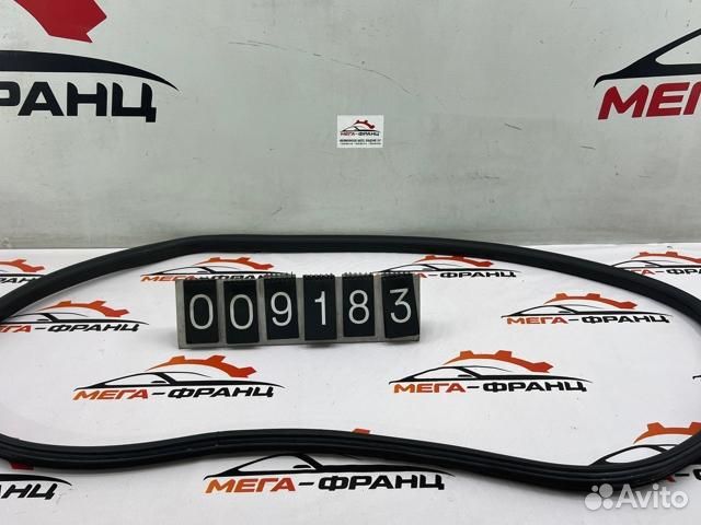 Уплотнительная резинка боковой двери передняя