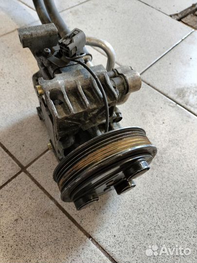 Компрессор кондиционера mazda