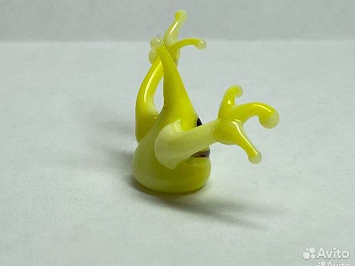 Стекляная фигурка приведение