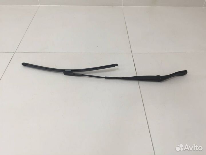 Поводок стеклоочистителя передний правый Renault D