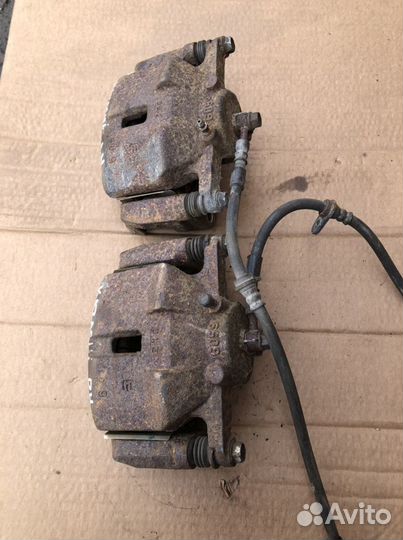 Suzuki kizashi суппорт тормозной передний