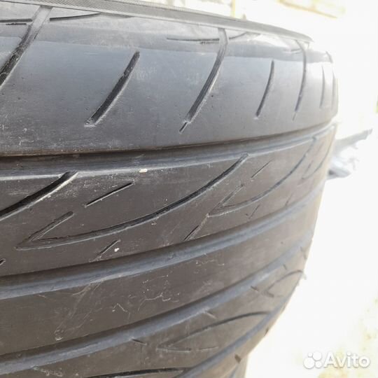 Yokohama Advan Fleva V701 245/45 R18