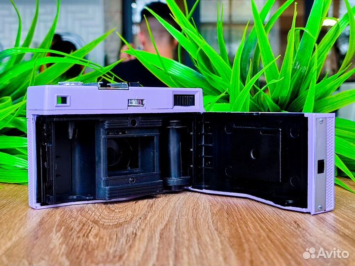 Фиолетовый фотоаппарат Смена 8М 