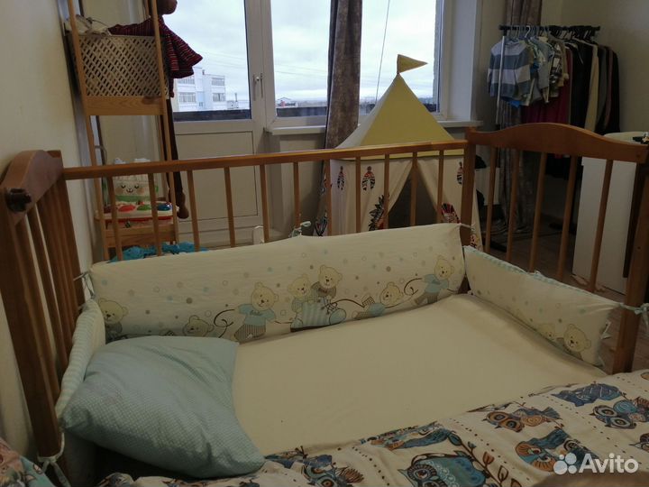 Кроватка детская с матрасом и бортиками