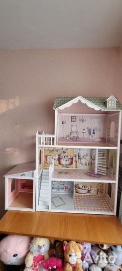 Большой кукольный домик