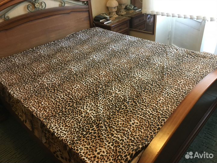 Простыня на резинке 190х160 с леопардовым принтом
