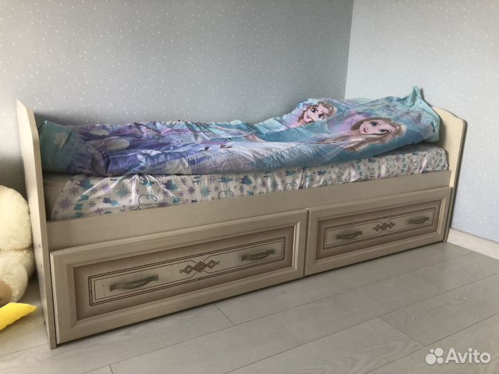 Детская мебель Аврора (кровать, комод с зеркалом)