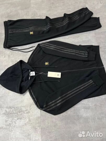 Спортивный костюм Adidas