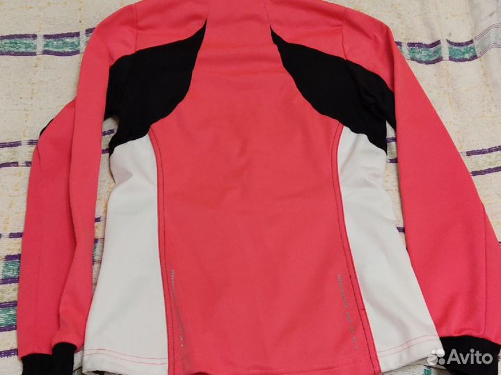 Лыжные ботинки, палки, одежда