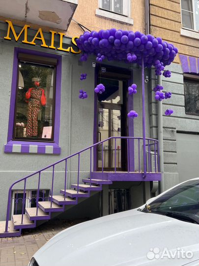 Оформление входа магазина/ Гирлянда из шаров