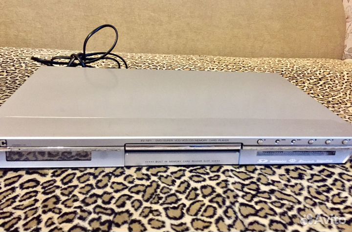 Проигрыватель DVD/Устройство для считывания с карт