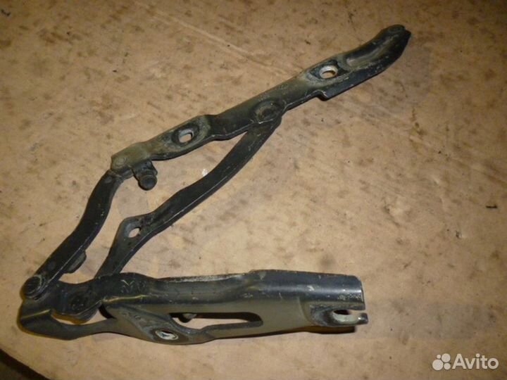 Петля крышки багажника правая BMW 3 серия E90/E91