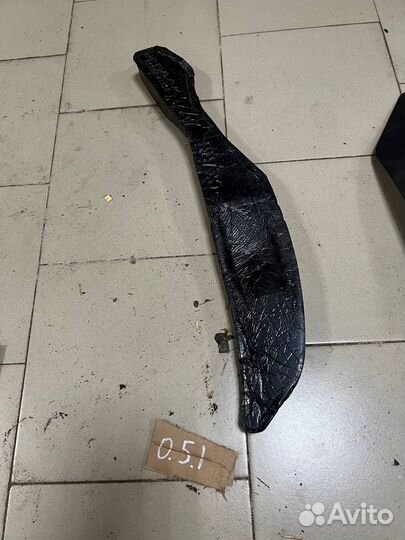 Изолятор крыла передний правый Kia stinger