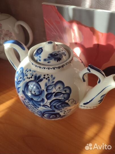 Чайник гжель