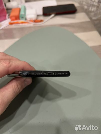 iPhone SE (2020), 64 ГБ