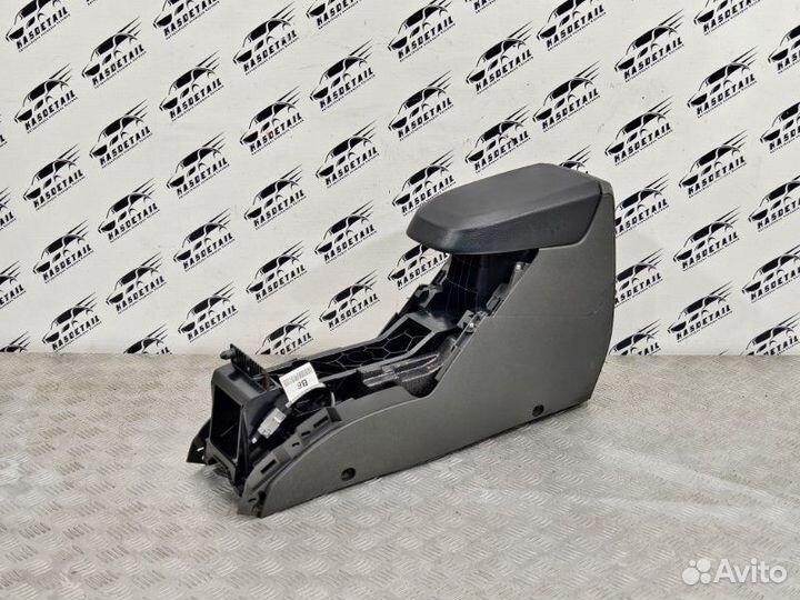 Подлокотник Ford Kuga CBV 2.0 tdci G6DG 2009