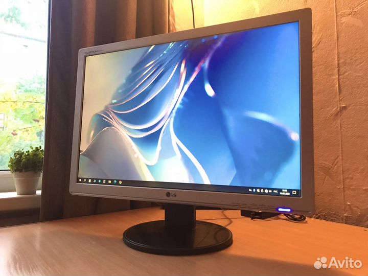 Монитор 24 дюйма LG, iPS, FHD