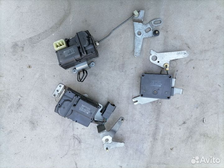 Моторчик заслонки отопит. Mitsubishi RVR 1991-1997