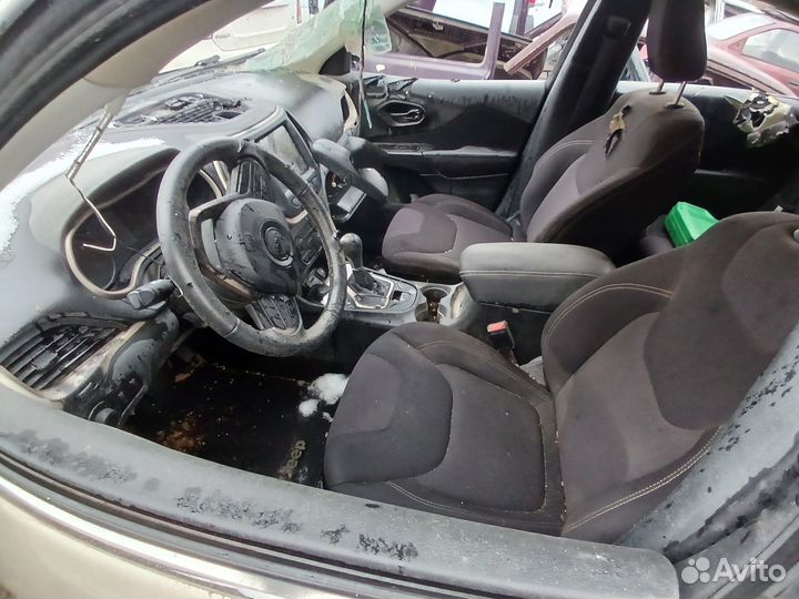 Разборка Jeep cherokee