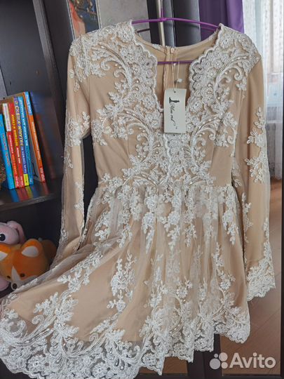 Кружевное платье 40-42