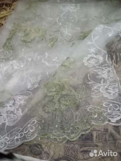 Шторы тюль. Обои. Потолочная плитка